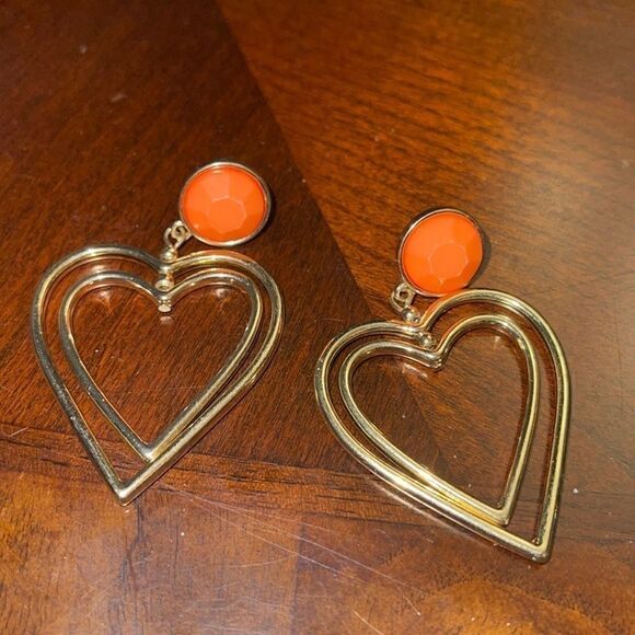 Costume double heart earrings with orange bead. - Picture 1 of 6